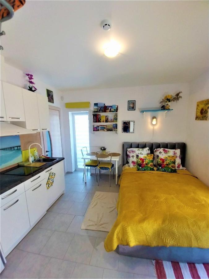 Geltoni Apartamentai Palanga Exterior foto